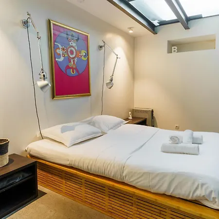 Stunning 2bd Duplex In The Heart Of Montmartre *