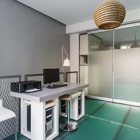 Stunning 2bd Duplex In The Heart Of Montmartre