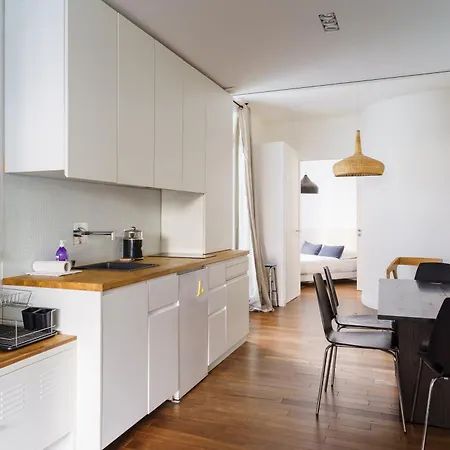 Stunning 2bd Duplex In The Heart Of Montmartre 아파트 파리