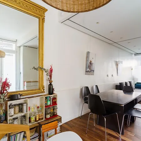 Stunning 2bd Duplex In The Heart Of Montmartre *