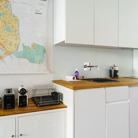 Stunning 2bd Duplex In The Heart Of Montmartre