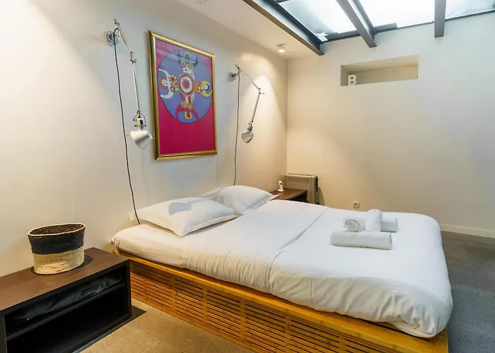 Stunning 2bd Duplex In The Heart Of Montmartre *