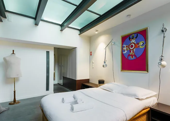 Stunning 2bd Duplex In The Heart Of Montmartre *