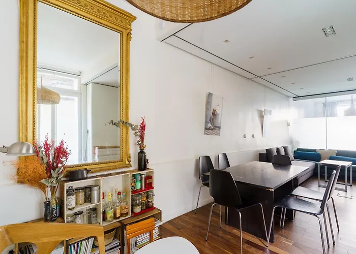 Stunning 2bd Duplex In The Heart Of Montmartre *